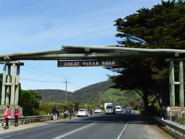 Archway over road depicting beginning of the Great Ocean Road at Torquay end
